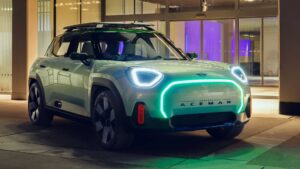 Phía bên xe điện Mini Aceman