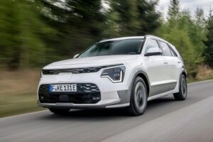 Kia Niro EV 2022 ra mắt với thiết kế ấn tượng