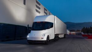 Tesla Semi chứng tỏ bản lĩnh, hoàn thành quãng đường 804 km với tải trọng gần 37 tấn
