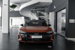 xe điện Audi xuất hiện trong bộ phim bom tấn của Netflix