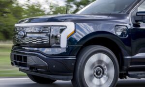 Ford F 150 Lightning 2023 tăng giá