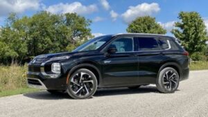 Đánh giá xe điện Mitsubishi Outlander PHEV 2023