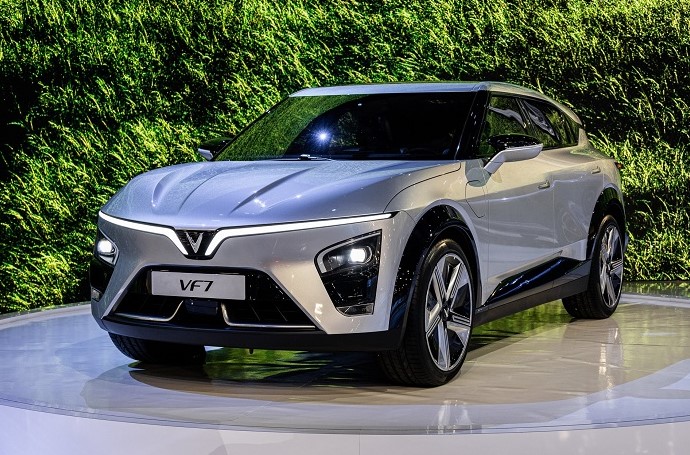 VF 7 là một trong số những mẫu xe điện ở Nha Trang Khánh Hòa sẽ được VinFast đem đến Paris Motor Show 2022