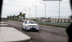 VF9 đang trên đường lái thử