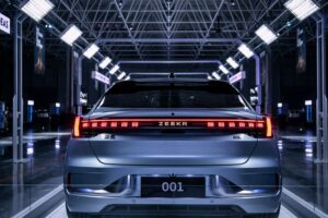 Xe điện Zeekr 001 với quãng đường di chuyển ấn tượng là 1.000km