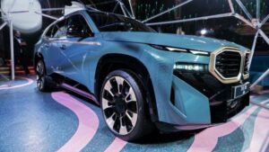 BMW XM Plug-in Super 2023 tạo ấn tượng đầu tiên mạnh mẽ