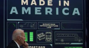Biden tài trợ 2,8 tỷ đô la để tăng sản xuất pin tại Mỹ