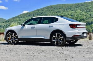 Polestar 2 là mẫu xe điện suất năng cao của Polestar
