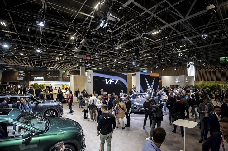 Xe điện Vinfast tạo Paris Motor Show 2022