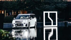 Cận cảnh chiếc Minivan điện Zeekr 009 đẹp mắt