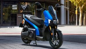 Nhà sản xuất ô tô Tây Ban Nha SEAT ra mắt xe máy điện Mo 125 Performance