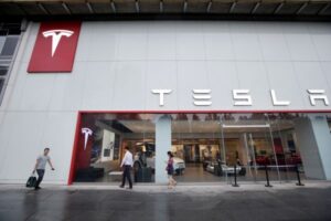 Tesla đã đóng cửa showroom đầu tiên ở Trung Quốc, mở cửa vào năm 2013