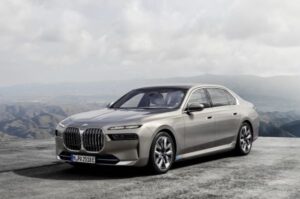 BMW i7: xe sang điện cuốn chúng ta vào tương lai
