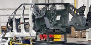 Phát hiện thân xe Tesla Cybertruck trước khi bắt đầu sản xuất