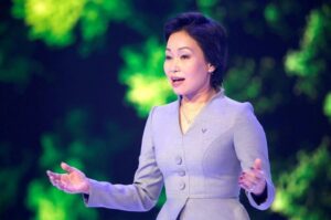 Reuters: Vinfast lên kế hoạch đối đầu với Elon Musk