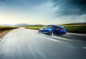 Tesla Model 3 đi được ít hơn khi trời lạnh