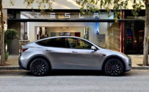 Tesla Model Y sẽ là xe điện bán chạy nhất năm 2023?