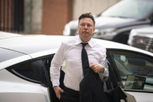 Cổ phiếu Tesla giảm giá mạnh cuối năm 2022