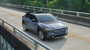 Xe điện Subaru Solterra ra mắt tại Mỹ - liệu nó có hoạt động tốt hơn bZ4X?