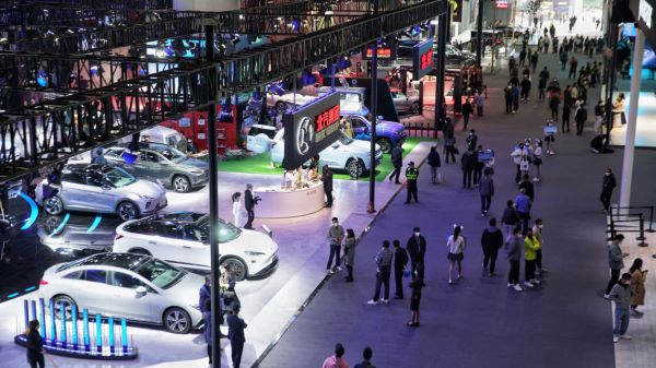 Một mẫu xe ý tưởng bốc cháy trong gian hàng Triển lãm ô tô Quảng Châu 2022