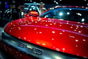 Berkshire Hathaway bán 138,9 triệu USD cổ phiếu BYD của Trung Quốc