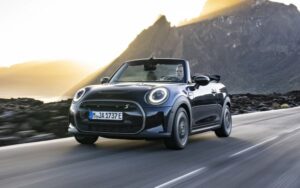 Cooper SE: Xe điện mui trần đầu tiên của MINI