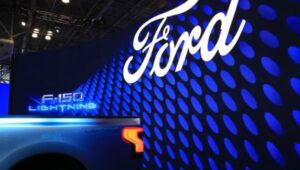 Ford cắt giảm 3.800 nhân sự để tập trung cho xe điện