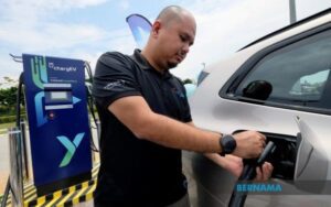 Malaysia đặt mục tiêu có 4.000 bộ sạc xe điện trong năm nay