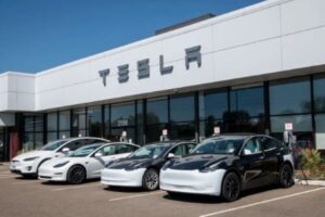 Tesla dễ dàng vượt qua BMW để giành vương miện xe sang Mỹ 2022