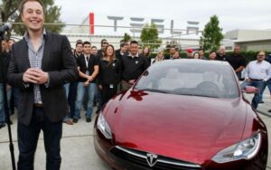 Tesla triệu hồi hàng trăm nghìn xe tại Mỹ do lỗi phần mềm tự lái hoàn toàn