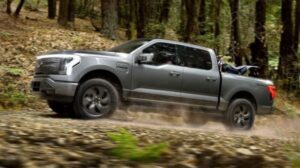 Ford tăng cường sản xuất F-150 Lightning, Mustang Mach-E