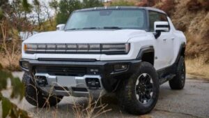 GMC Hummer EV 2024 có tính năng sạc hai chiều