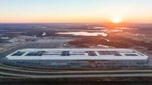 Tesla sẽ giảm 50% chi phí sản xuất trong 5 năm tới