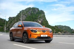 Tỷ phú Phạm Nhật Vượng thành lập công ty cho thuê xe điện GMS