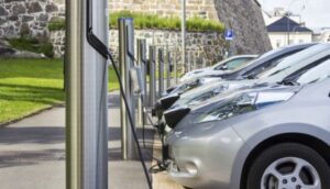 Doanh số xe điện sẽ tăng 35% vào năm 2023