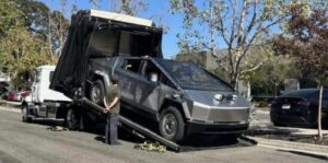 Elon Musk tăng cường sản xuất Tesla Cybertruck
