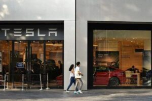 Tesla tiếp tục giảm giá xe điện tại Singapore