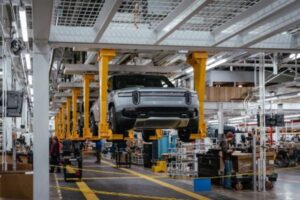 Mỹ: Rivian sa thải 239 công nhân ở Quận Cam