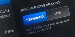 Tesla thêm tùy chọn phanh tái tạo năng lượng