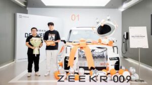 Zeekr giao hàng chiếc 009 MPV sử dụng pin Qilin