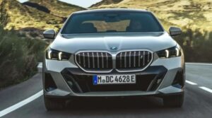BMW quyết tâm đánh bại Tesla, xe điện là ưu tiên hàng đầu
