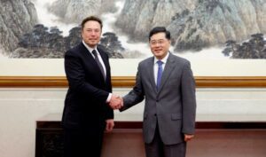 Elon Musk bất ngờ bay tới Trung Quốc