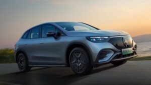 Mercedes-Benz ra mắt SUV EQE tại Trung Quốc, giá 68.660 USD