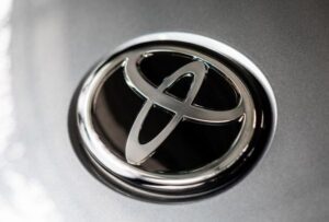 Nhà Trắng lên tiếng bảo vệ chiến lược Toyota EV