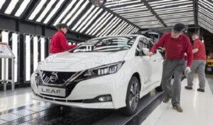 Nissan đàm phán với Renault để thúc đẩy nhà máy ở Anh