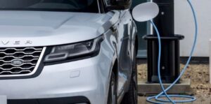 Range Rover bản điện sắp ra mắt, cạnh tranh Porsche Macan EV