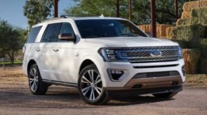 SUV điện ba hàng ghế Ford ra mắt năm 2025, đi được 563 km
