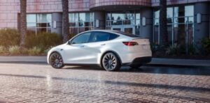 Tesla tăng nhẹ giá Model Y