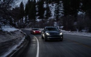 Tesla và BYD đang thống trị hoàn toàn lĩnh vực EV, các nhà sản xuất ô tô Nhật Bản đang tụt lại phía sau
