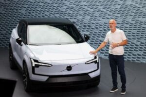 Volvo ra mắt SUV điện EX30